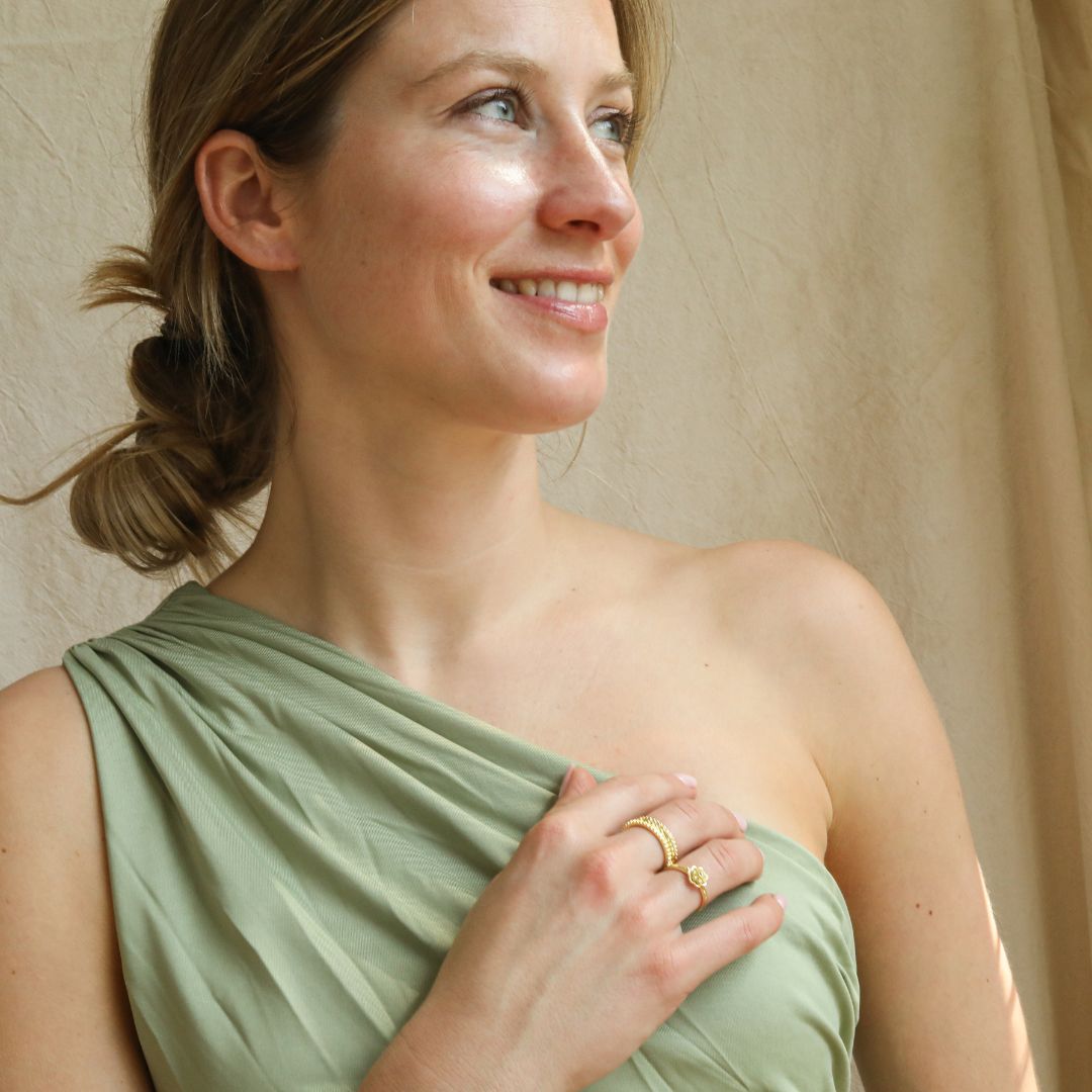 Tiny Figaro Stacking Ring | 9K